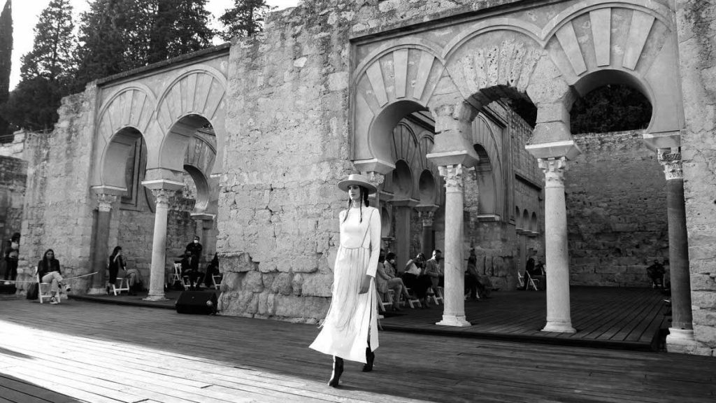 desfile-de-juana-martin-en-medina-azahara